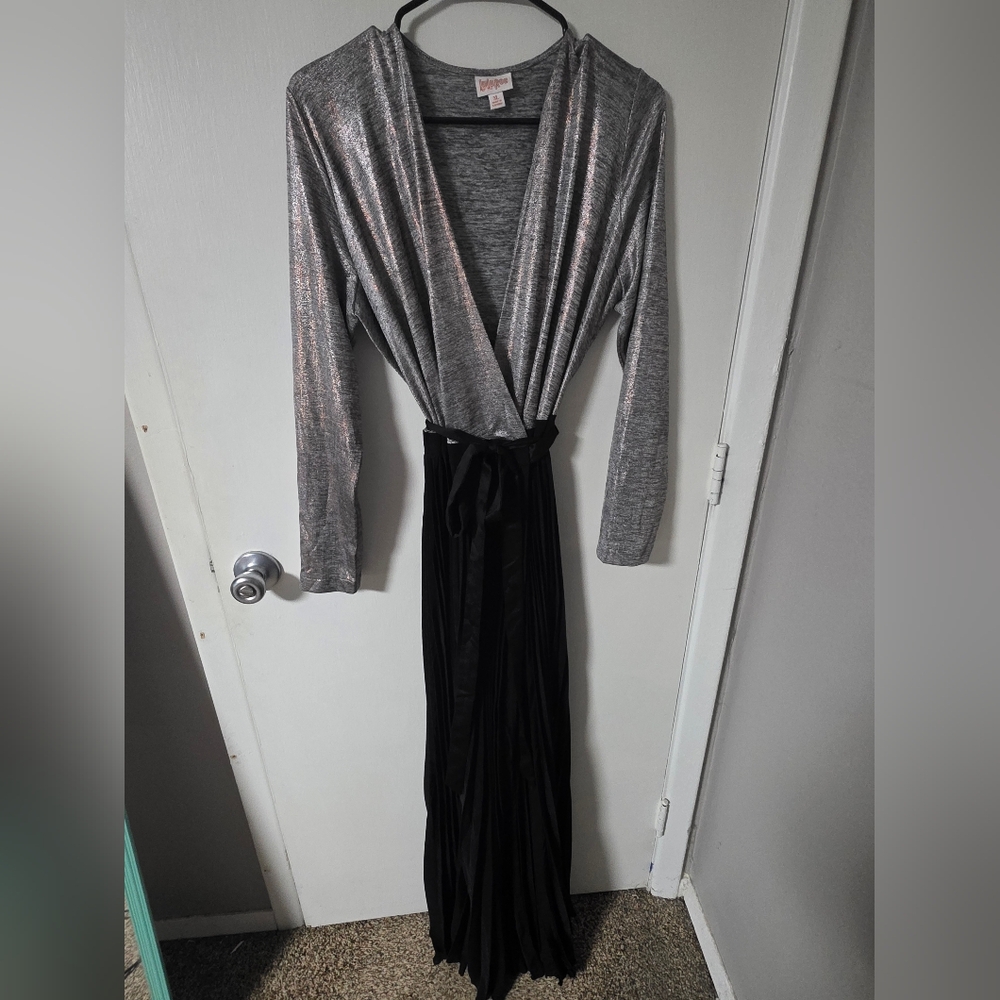 LuLaRoe Heathered Gray Top